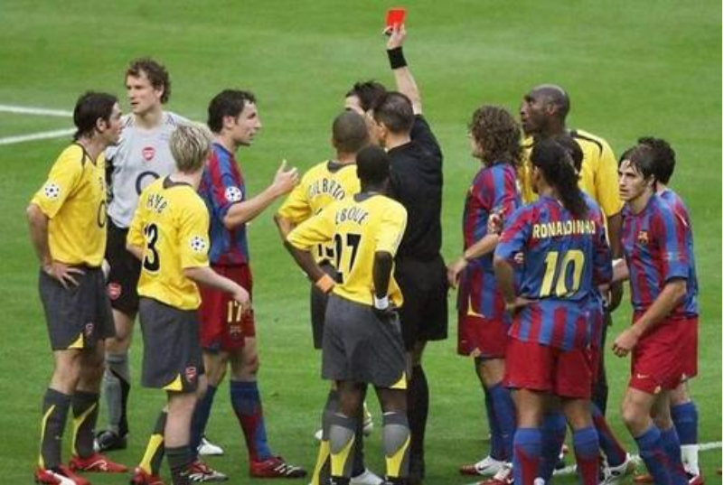  阿森纳连续三场零封创赛季纪录  