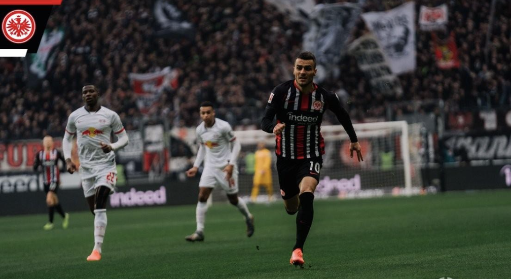  拜仁慕尼黑客场逆转弗莱堡稳固榜首位置