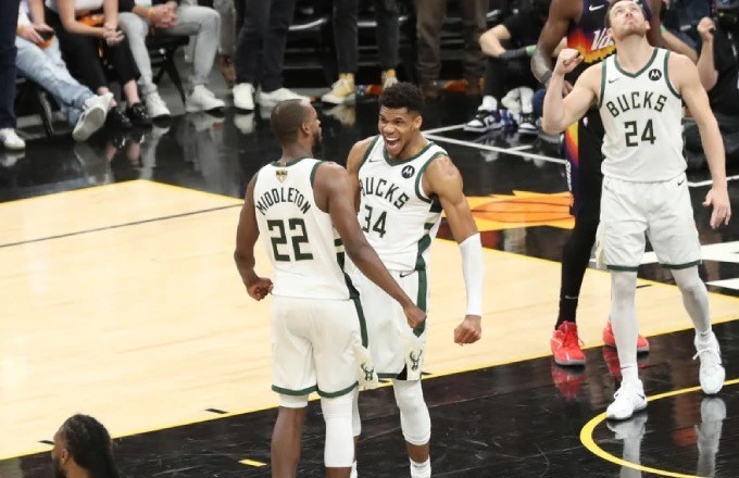  米德尔顿关键三分雄鹿加时险胜篮网守住东部第三