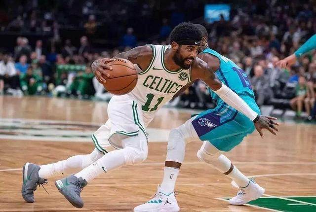  黄蜂拉梅洛鲍尔戏耍防线,华丽球风吸睛  